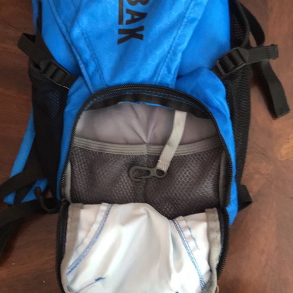 Camelback rogue 2.5 liter hydration pack - Picture 3 of 5